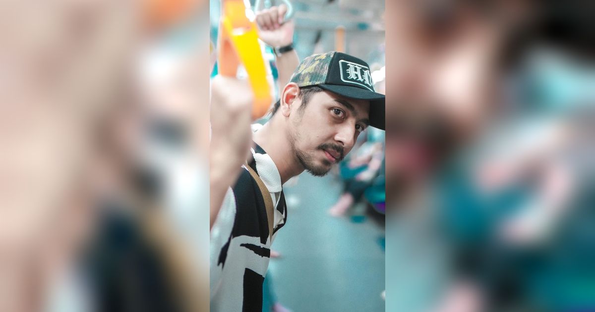 Pamer Foto Bareng Anak Sambil Kutip Nasihat Bijak,  Arya Saloka dan Adik Putri Anne Saling Sindir?