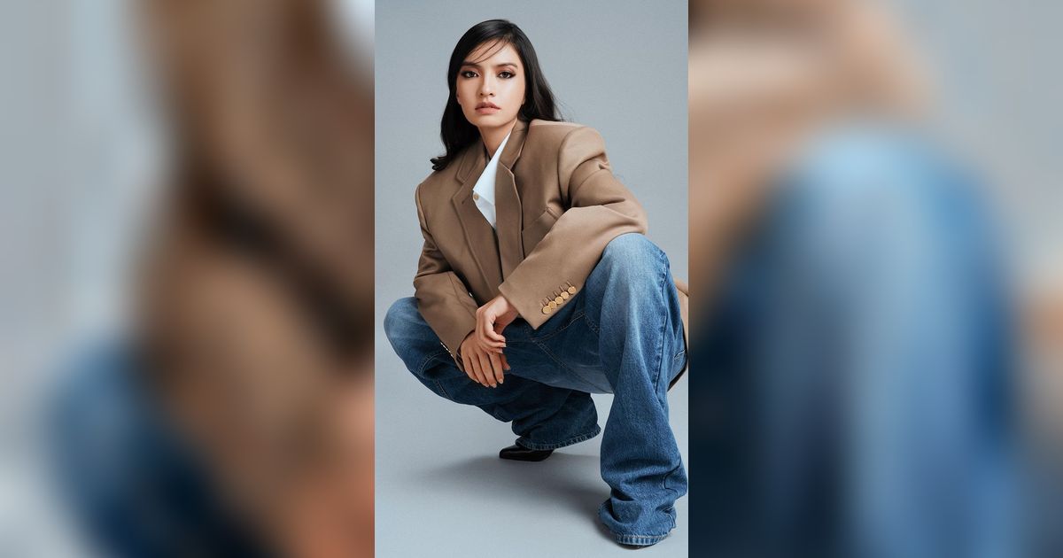 Style Unik Raline Shah dengan Blazer Oversize