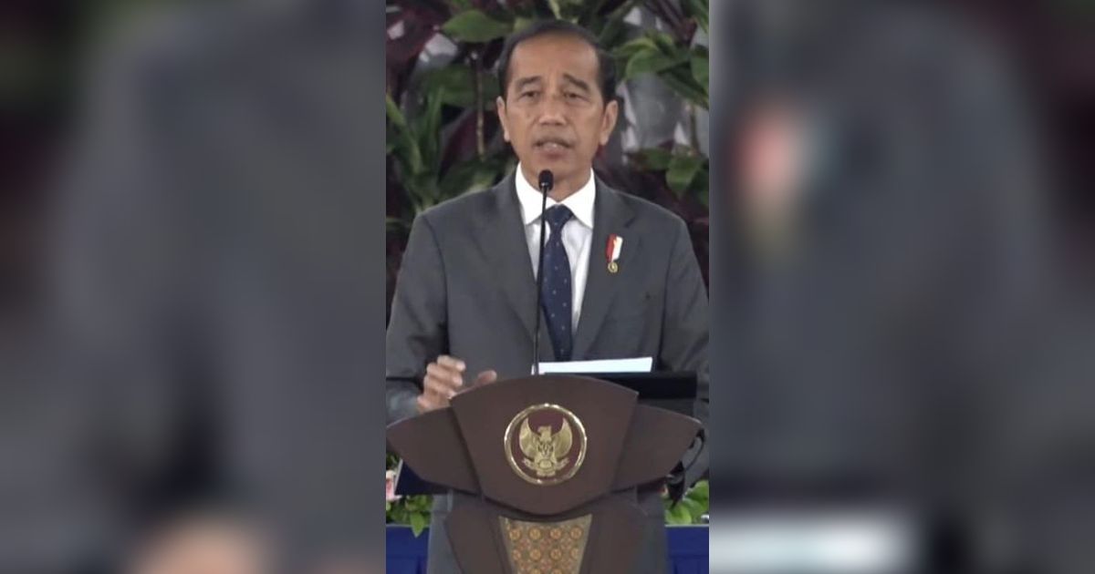 Jokowi Minta Akademisi Tak Alergi AI: Teknologi Tidak akan Bisa Kalahkan Manusia