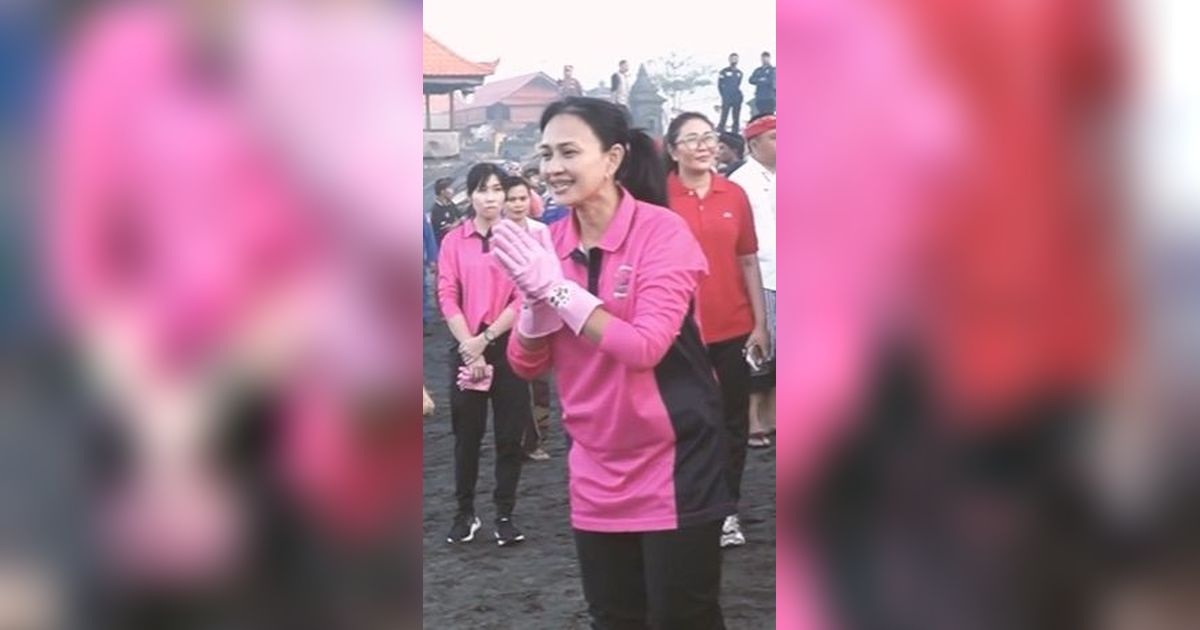 Istri Jenderal Bintang Empat Pungut Sampah, Netizen: Ada yang Pakai Sumpit, Tapi Ibu Pakai Tangan Kosong