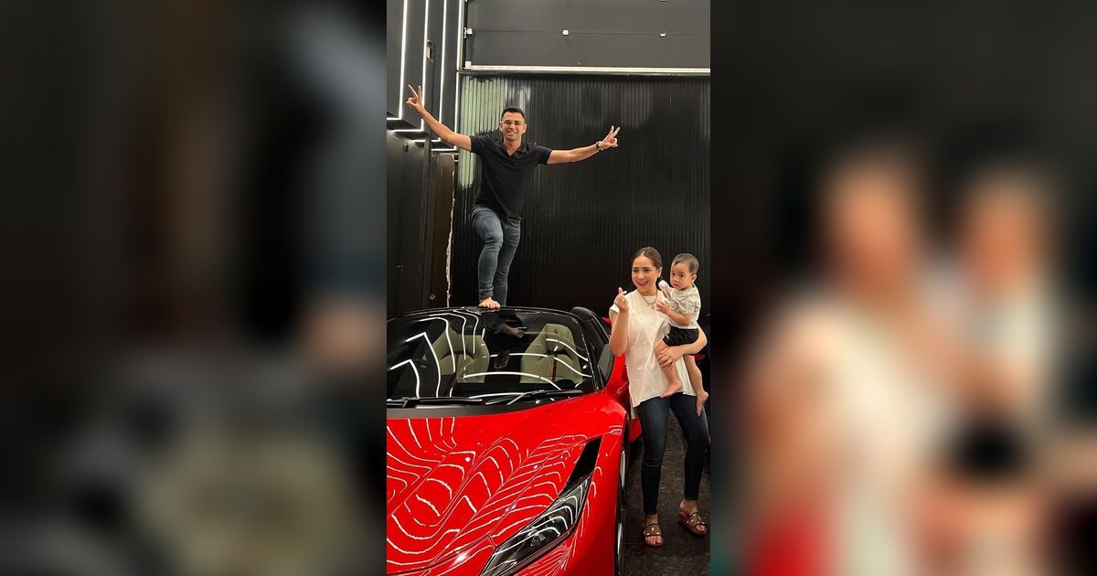 9 Potret Selebriti yang Punya Garasi dengan Koleksi Kendaraan Mahal, Salah Satunya Dilengkapi Lift