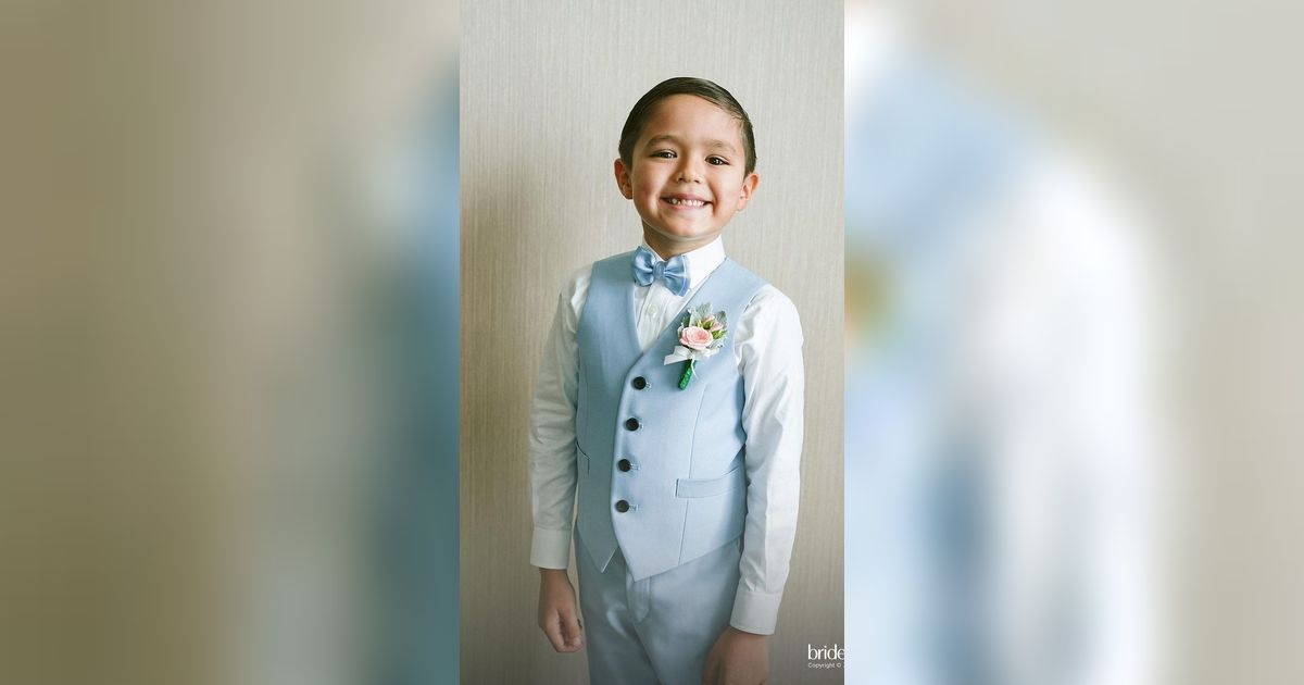 Potret Lucu El Barack Jajan Tahu Gejrot di Pinggir Jalan