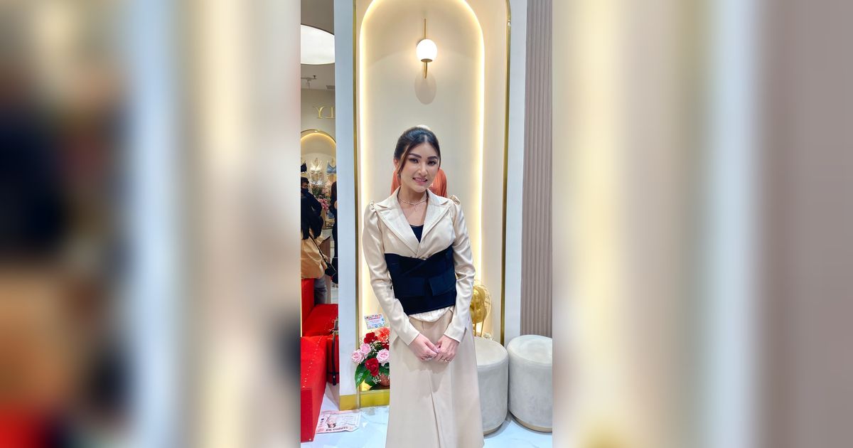 Tulang Belakang Membentuk Huruf S, Sarwendah Rutin Pakai Korset 3 Jam Sehari dan Terapi