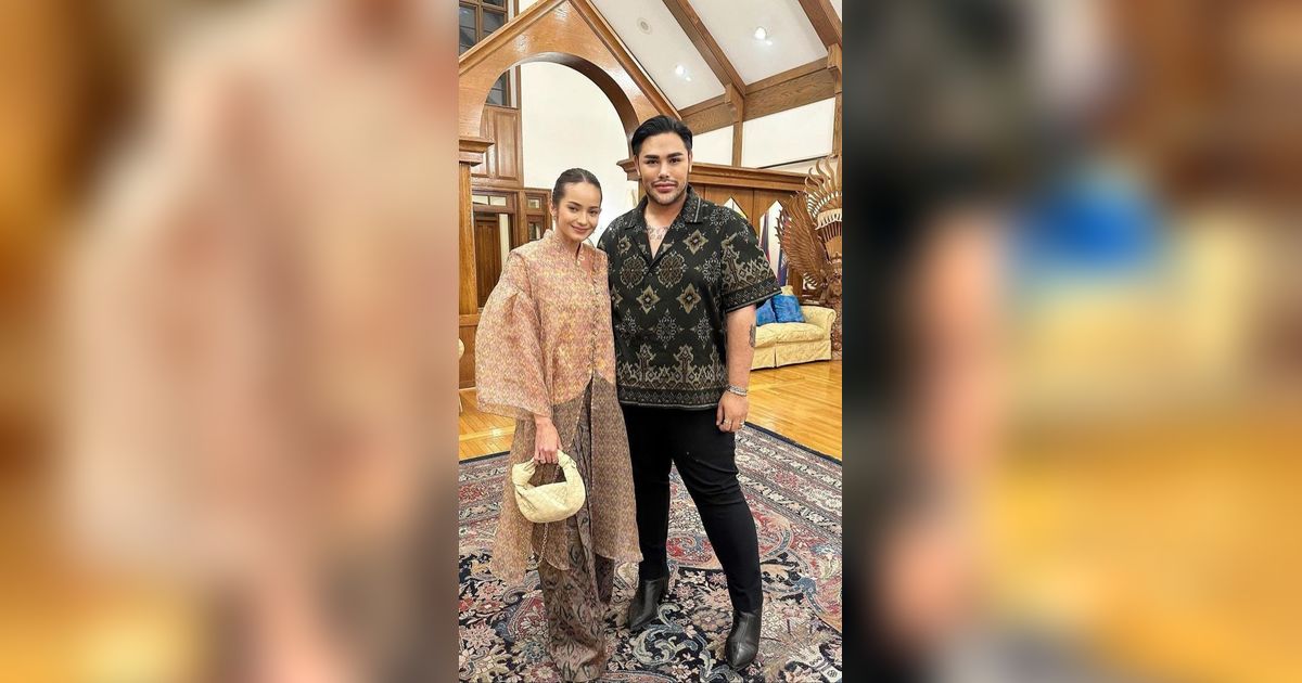 Ivan Gunawan Foto Bareng Enzy Storia di Amerka 'Istri Diplomat Nih'