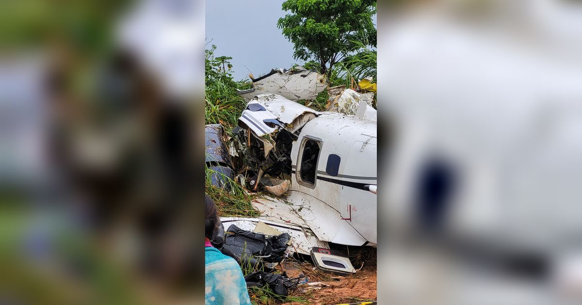 FOTO: Pesawat Jet Kecil Berpenumpang Turis Jatuh di Amazon, 14 Orang Tewas