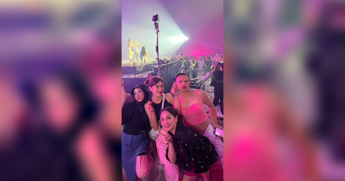 Bikin Iri Blink, 7 Foto Heboh Nagita Slavina dan Syahnaz Sadiqah Nonton BLACKPINK di Korea