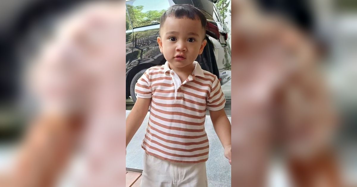 `Sultan` dari Lahir! Rayyanza Jajan Susu Diantar Mobil Mewah Sambil Tenteng Uang Rp200 Ribu