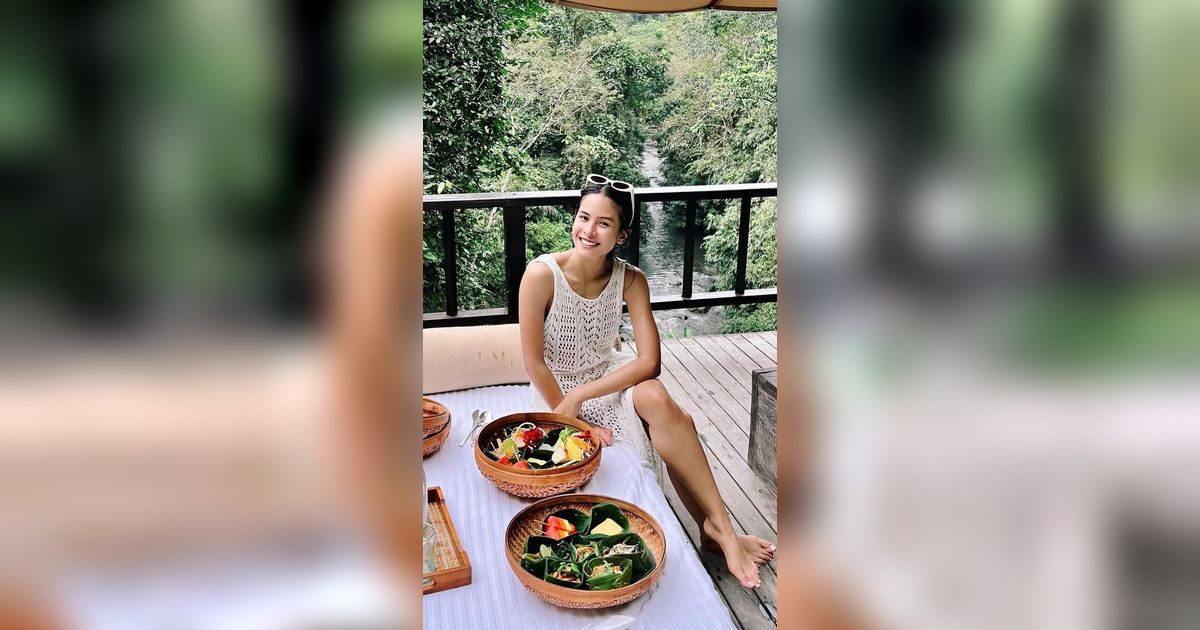 Potret Kolam Renang di Rumah Mewah Maudy Ayunda, Berasa Lagi di Bali