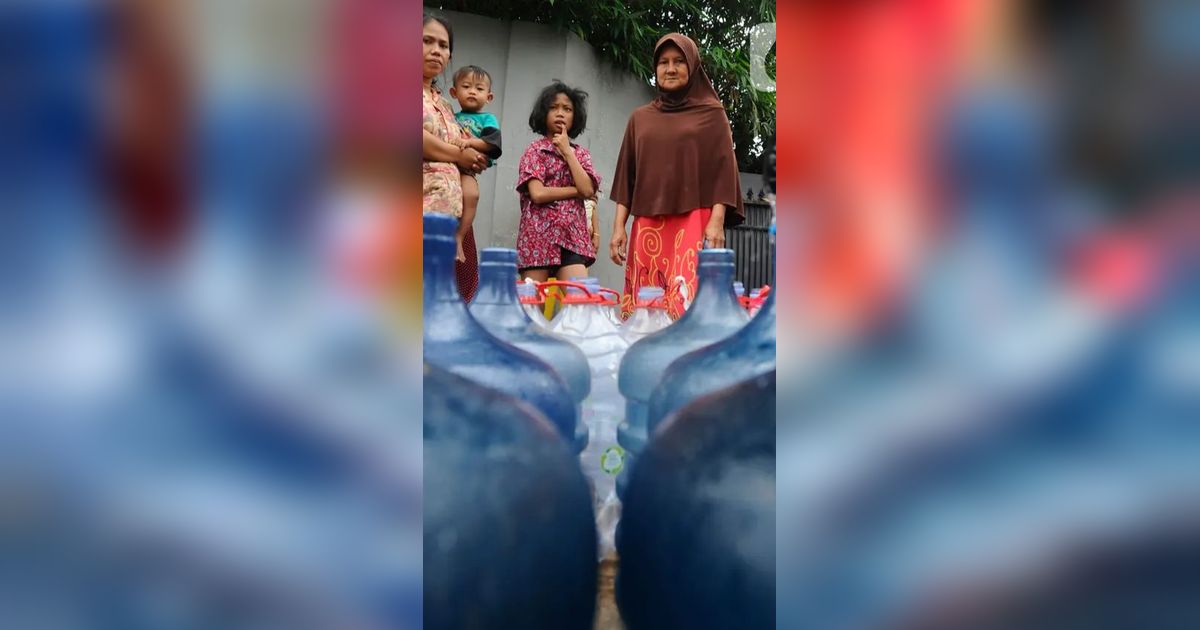 Bukan Beras, Jawa Barat Alami Krisis Air Bersih dan Kekeringan