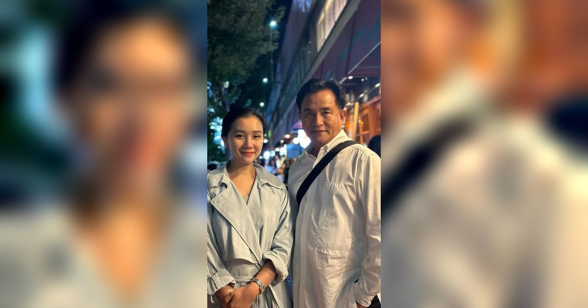 Cantiknya Istri Yusril Ihza Mahendra Pose Bareng Suami di Tokyo, Netizen Salfok Dikira Putri Sang Profesor