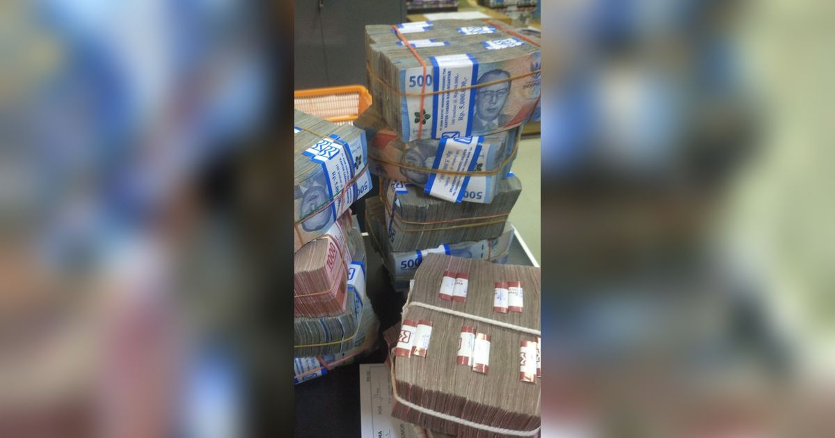 10 Arti Mimpi Dapat Uang Kertas Banyak, Bisa Pertanda Baik untuk Masa Depan