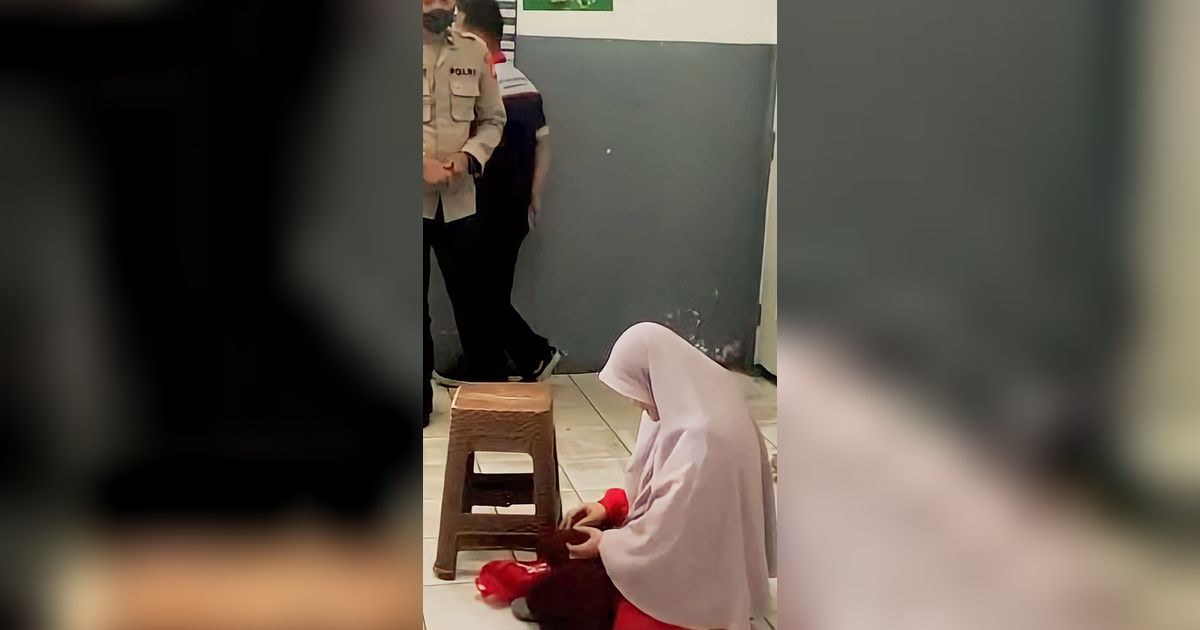 Kisah Ibu Tiga Anak Curi Telur di Minimarket, Berujung Dibelikan Sembako oleh Pak Polisi