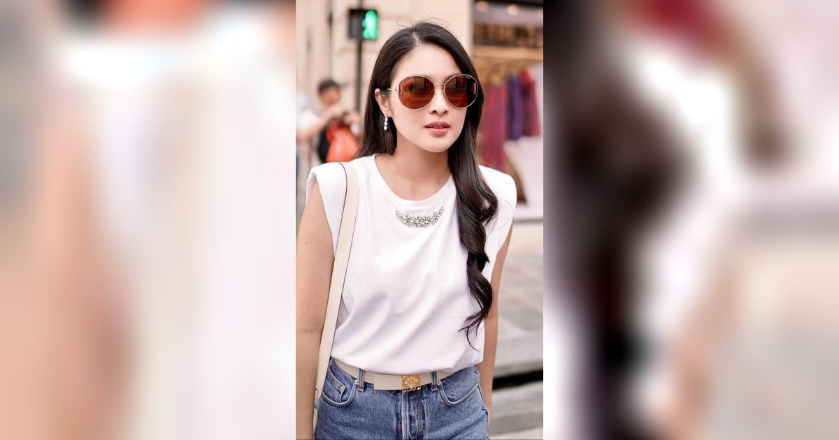 Dipuji Bak Bidadari Tak Bersayap, Potret Cantik Sandra Dewi saat Liburan di Paris Jadi Sorotan
