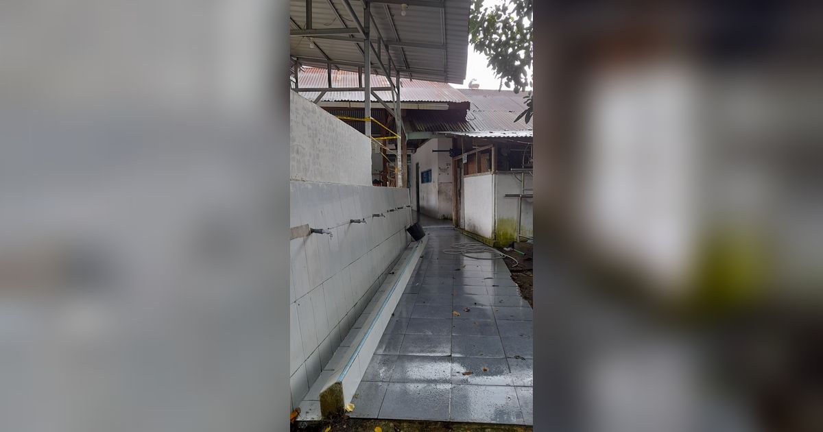 Detik-Detik Siswa SD Lagi Wudu Tewas Tertimpa Tembok Roboh Ditabrak Motor ABG