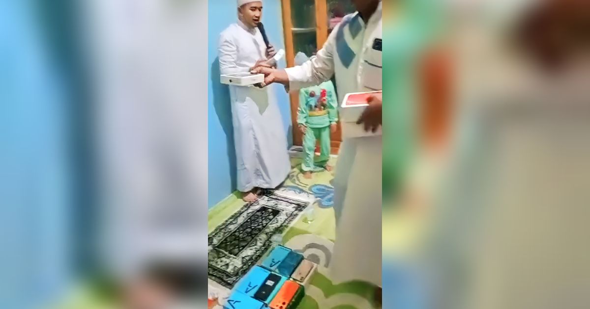 Rezeki Nomplok Jemaah Ikut Maulid, Pulang-Pulang Bawa Handphone Baru
