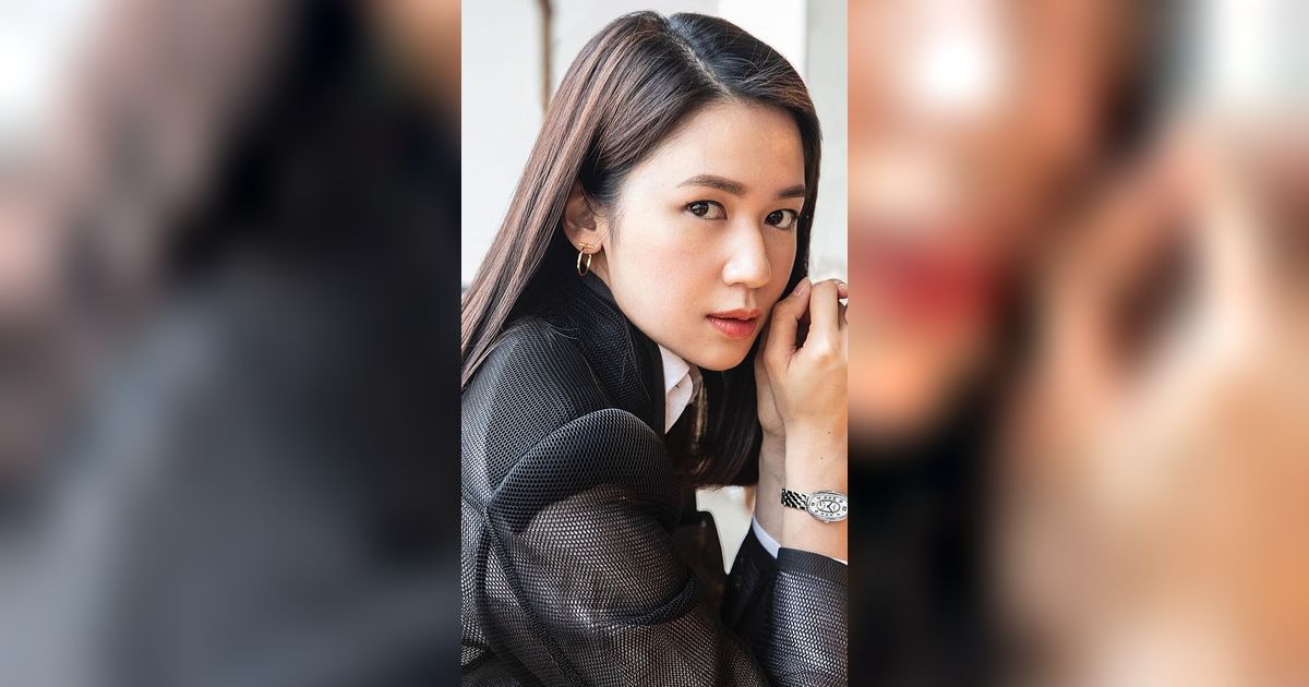 Ragam Makeup Flawless Laura Basuki yang Bikin Terpana