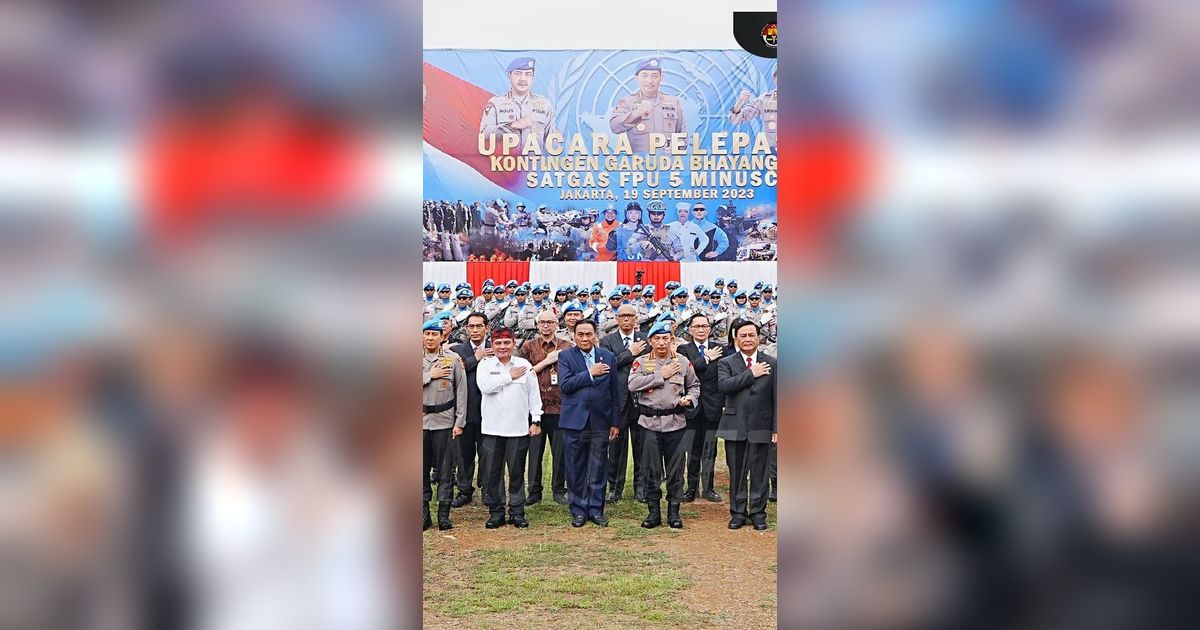 Momen Irjen Krishna Murti Lepas Anggota Tugas ke Negara Konflik 'Saya Lebih Bahagia Kalian Kembali Selamat'