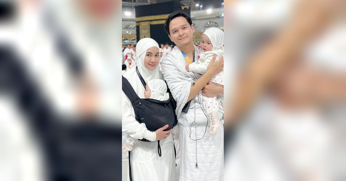 Family Goal! Potret Anisa Rahma dan Suami Boyong Balitanya Ibadah Umroh