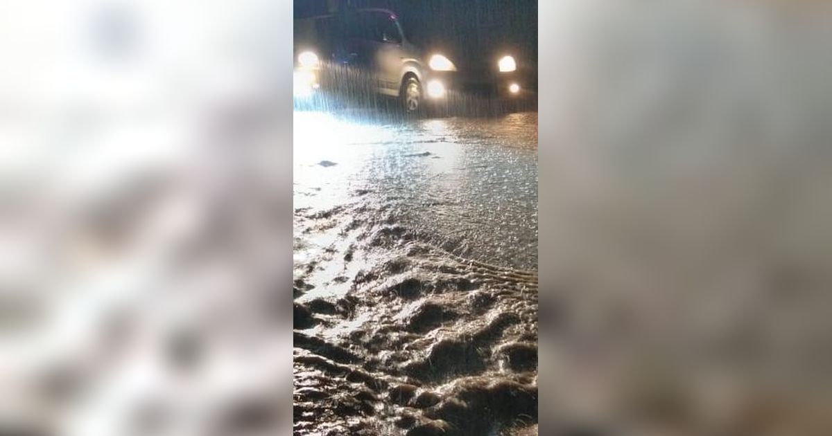Hujan Sejak Kemarin Sebabkan Aceh Selatan Banjir, Lalu Lintas Jalan Nasional Aceh-Sumut Terganggu