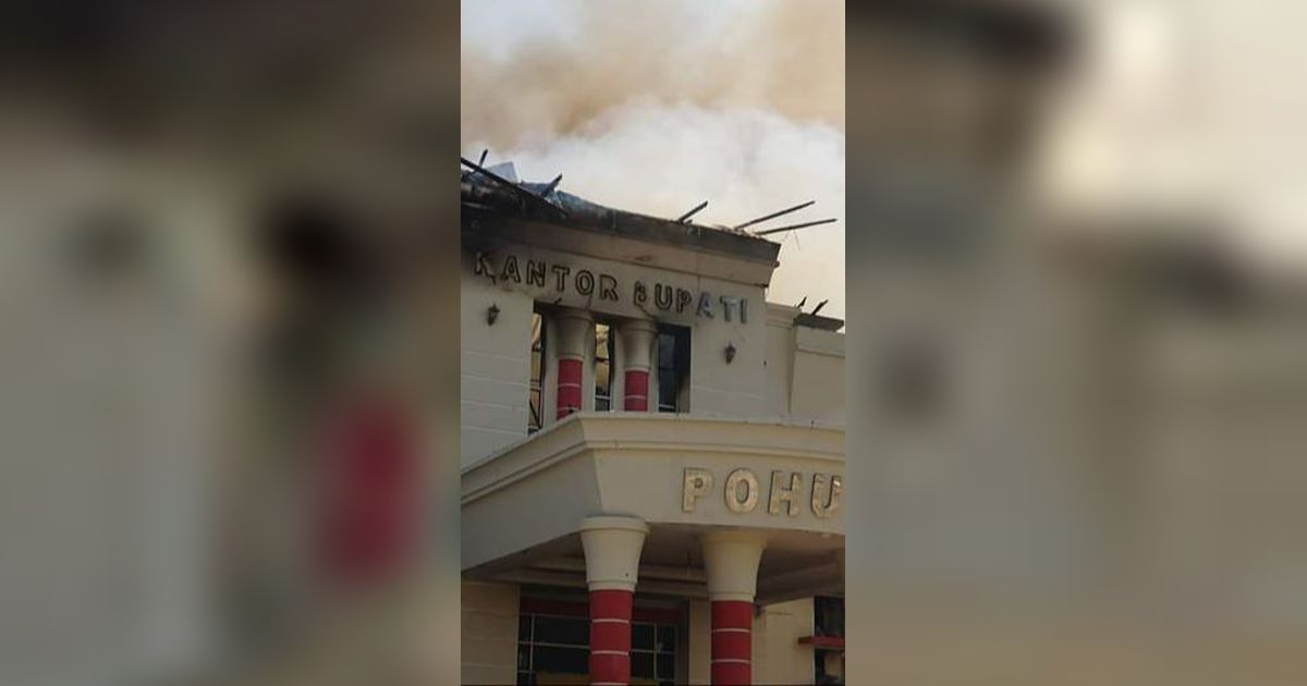 Kondisi Terkini Kantor Bupati Pohuwato Usai Dibakar Massa Tuntut Ganti Rugi Lahan Tambang, 10 Polisi Terluka