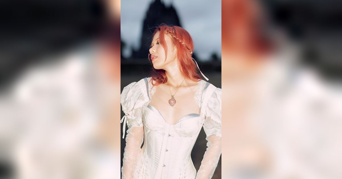 Potret Outfit Retro Vibe Nadin Amizah, Gaya Khas yang Memikat