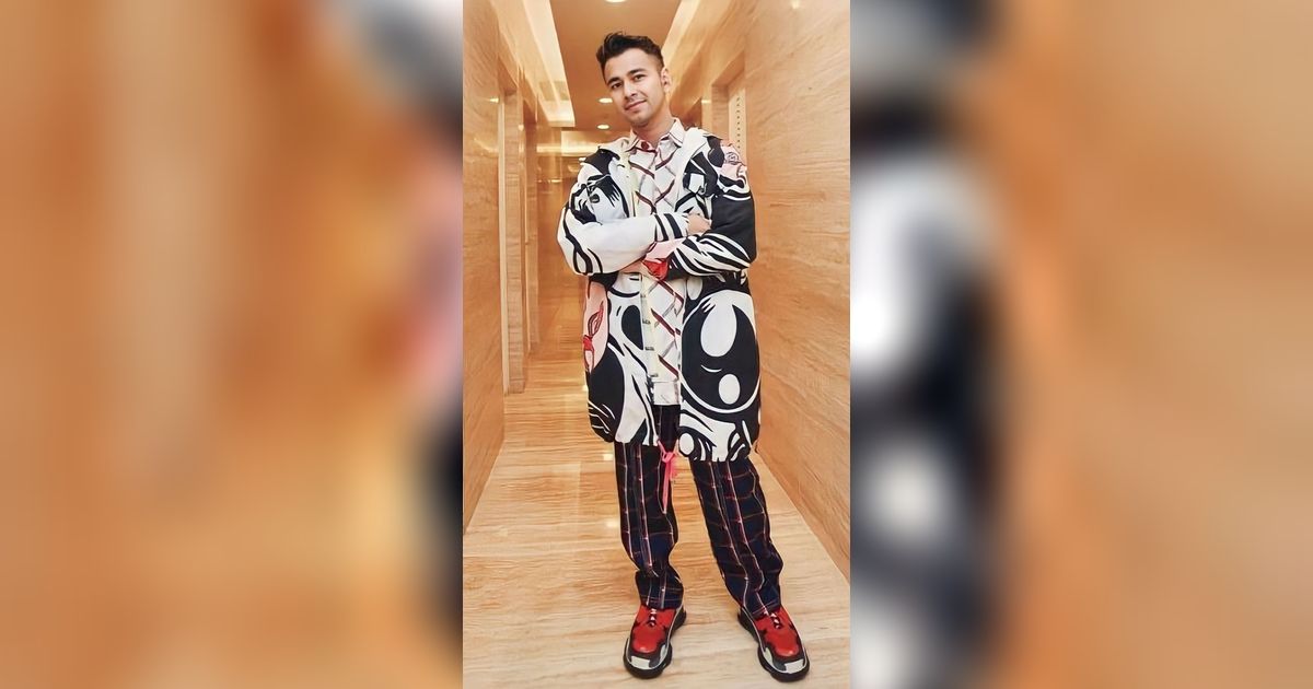 Tak Bisa Lepas dari Ponsel, Raffi Ahmad  Selalu Bawa Powerbank Kemanapun