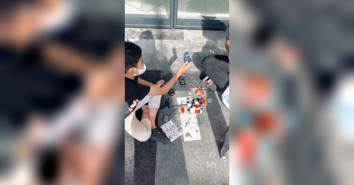 Anak Kecanduan Gadget? Coba Berikan Lego, Simak Manfaatnya!