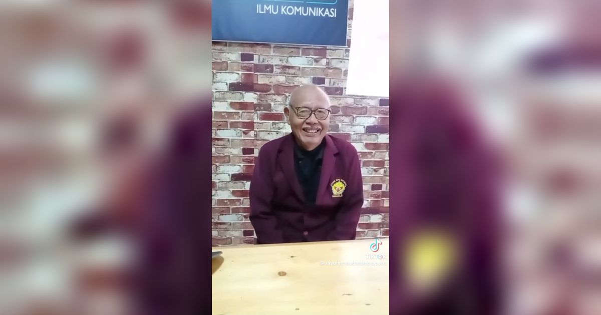 Viral Kakek 80 Tahun Tetap Semangat Jalani Ujian Proposal Skripsi, Bikin Salut