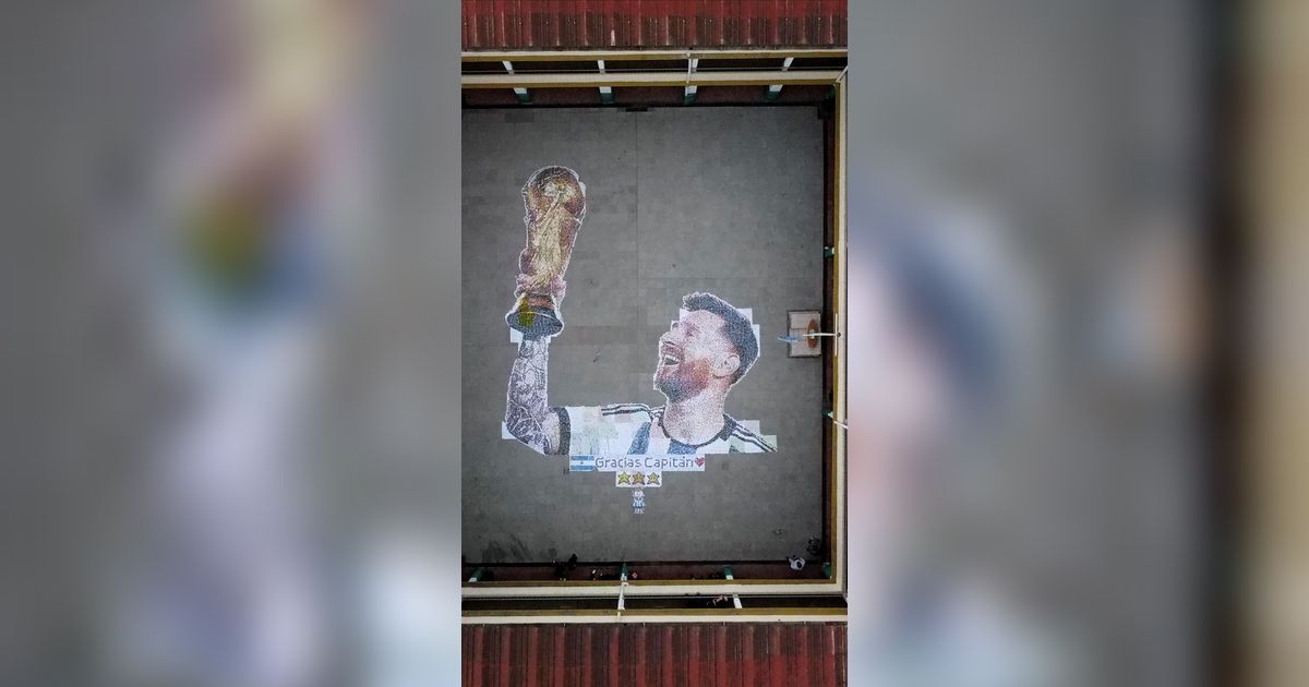 FOTO: Kreativitas Siswa SMA di Argentina Bikin Wajah Lionel Messi dari 90.000 Tutup Botol, Hasilnya Bikin Melongok!