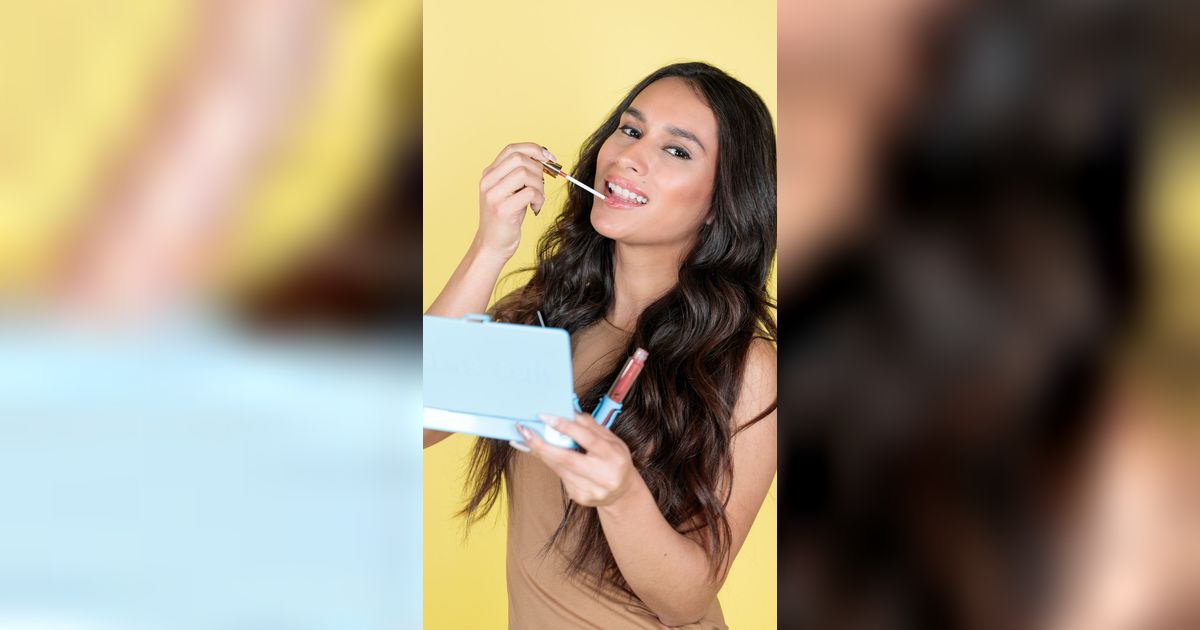Trik Praktis Saat Riasan Bibir Luntur karena Lip Balm