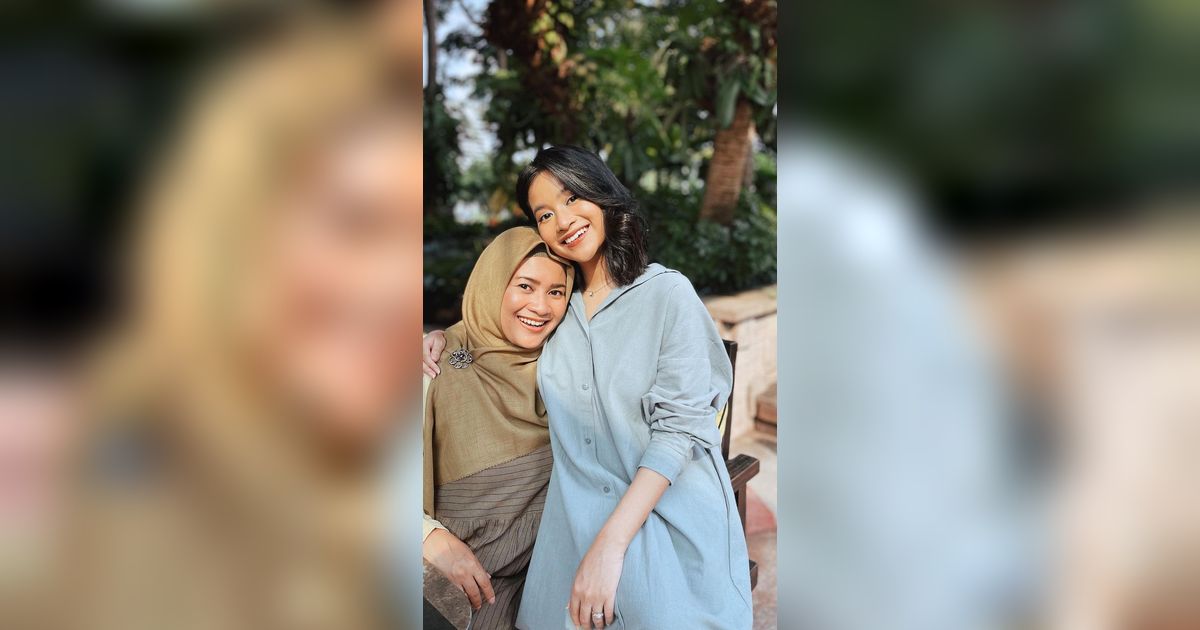 Seperti Kakak Beradik, Intip Potret Siti Adira Kania Anak Ikke Nurjanah yang Pilih Menjadi Advokat