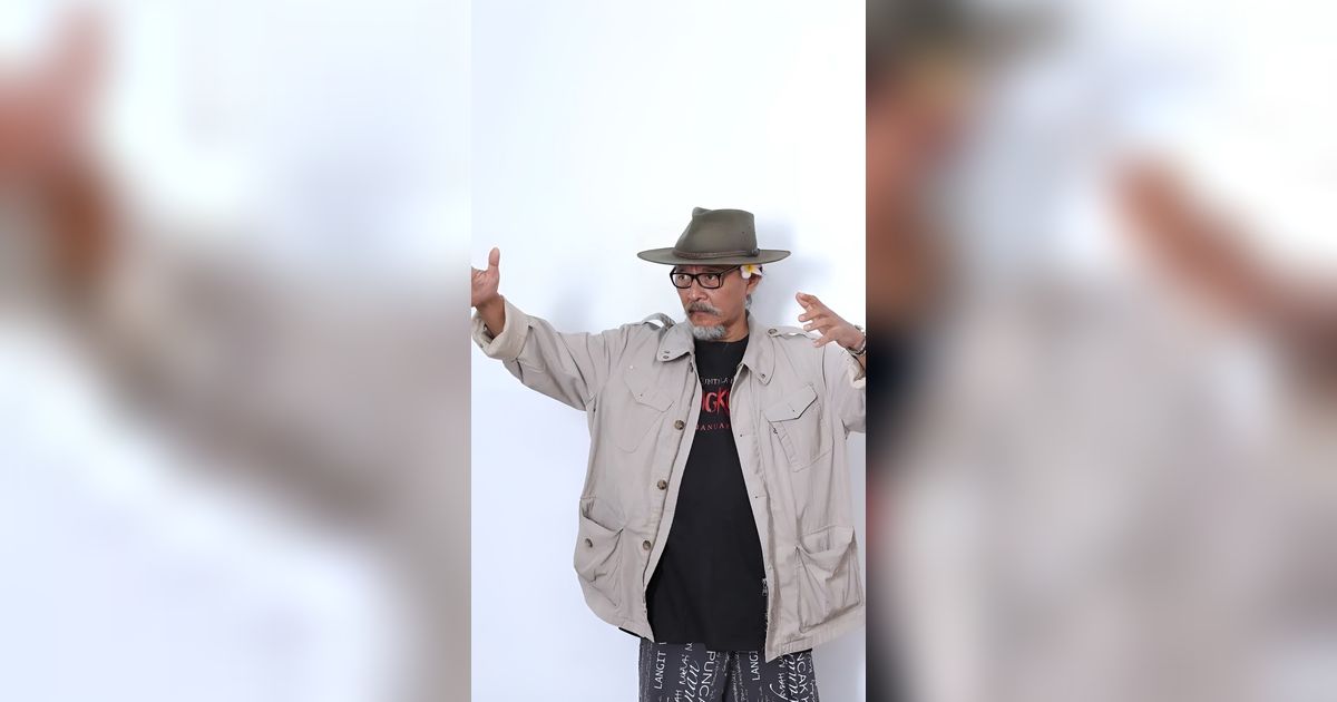 Sujiwo Tejo Terdiam Dan Termenung Dengar Penjelasan Ustaz Das Ad Latif Sujiwo Tejo Terdiam Dan Termenung Dengar Penjelasan Ustaz Das Ad Latif