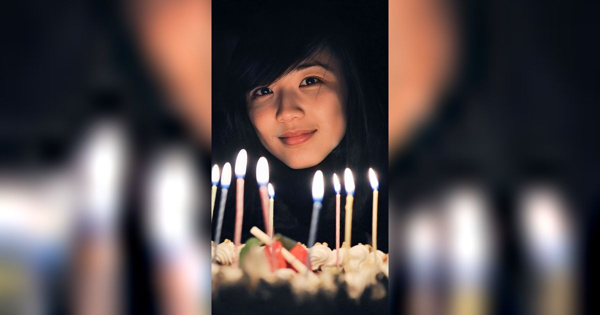 Nyesek Banget! Si Cewek Capek-capek Siapkan Kejutan Ultah buat Pacar, Kuenya Malah Dibuang