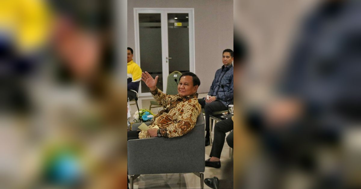 VIDEO: Momen Sakral Prabowo Anugerahi Habib Luthfi Penghargaan Dharma Pertahanan Utama