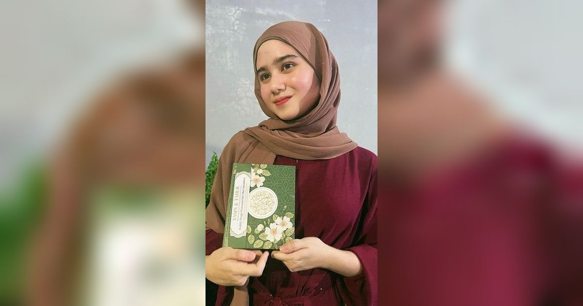 Didoakan Segera Istiqomah, 8 Foto Berhijab Tissa Biani Saat Hadiri Kajian