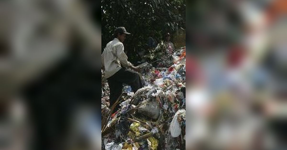 Top, Kakek Lulusan SD Asal Blitar Ciptakan Bahan Bakar dari Limbah Sampah Plastik