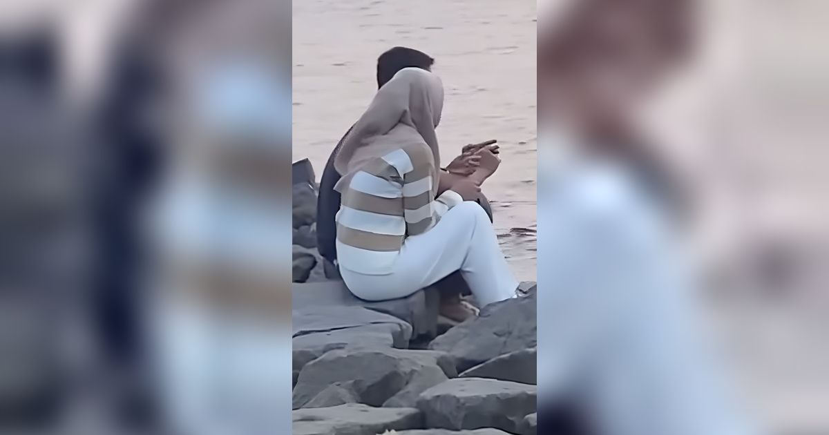 Niat Rekam Momen Romantis Berdua di Pantai, Eh Memori Ponsel Malah Penuh, Warganet: Alam Tidak Merestui