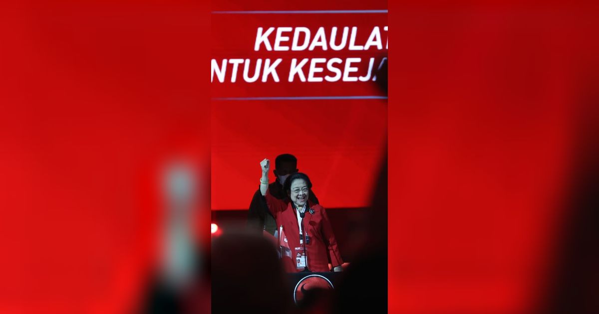 Di Depan Jokowi, Megawati: Jangan Pernah Gentar Hadapi Kepungan dan Manuver Politik Praktis