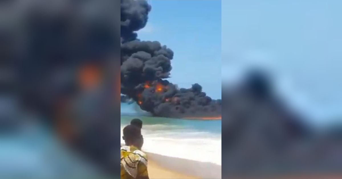 Viral Laut Terbakar di Nigeria Secara Misterius, Cek Dulu Faktanya!