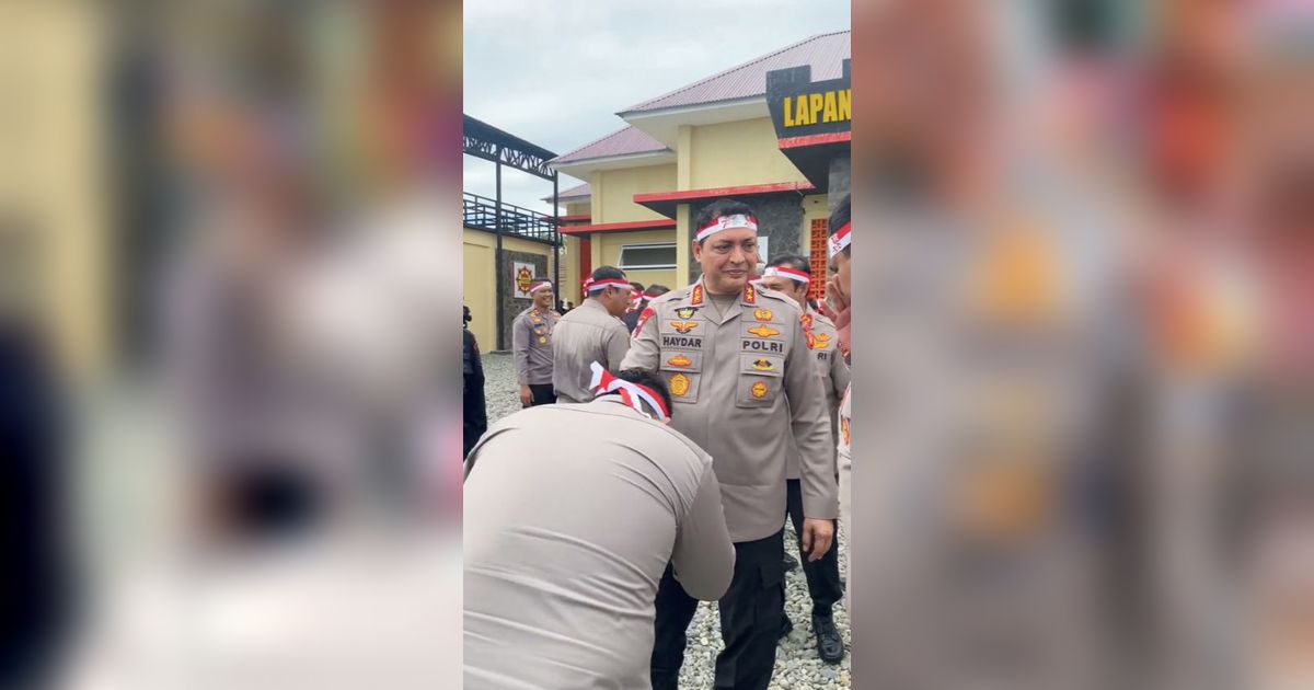 Momen Jenderal Polisi Keturunan Nabi Muhammad Jabat Kapolda, Anak Buah Semuanya Cium Tangan