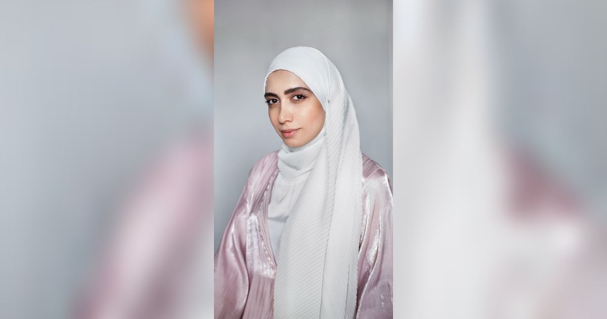Gunakan 3 Produk Makeup untuk Membuat Bulu Mata Lentik Natural