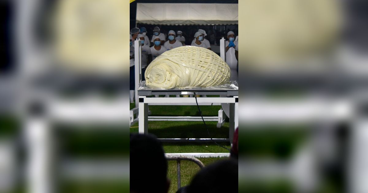 FOTO: Wujud Bola Keju Terbesar Dunia Seberat 558 kilogram Pecahkan Guinness World Records