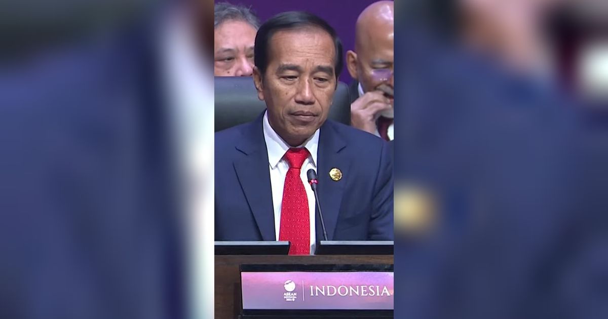 Buka Pleno KTT ASEAN, Jokowi Bicara Kapal Besar Berlayar di Tengah Badai