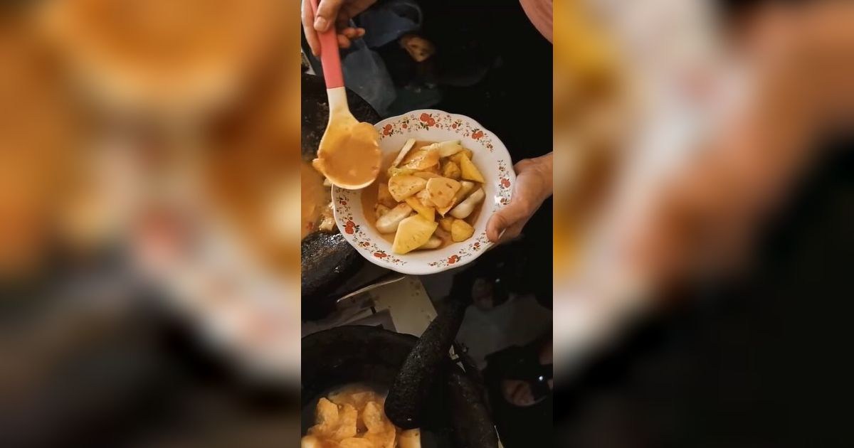 Bikin Ngiler, Rekuh Jadi Rujak Unik Khas Cianjur dengan Isian Buah sampai Tahu Goreng