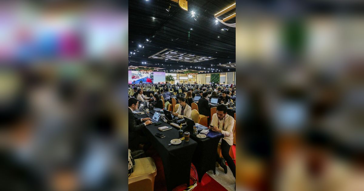 FOTO: Intip Kesibukan Ruang Media Center di Hari Pertama KTT ke-43 ASEAN 2023