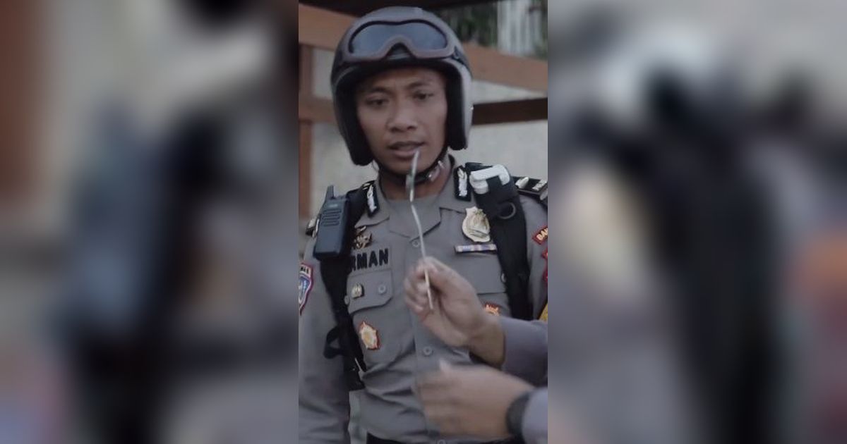 Terungkap, Ini Isi Tas Kapolri Jenderal Sigit yang Selalu Dijaga Ajudan