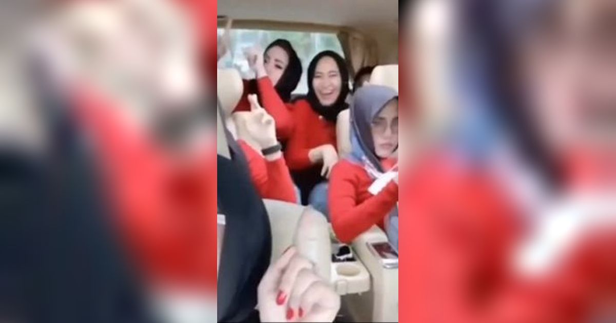 Heboh Emak-emak Cantik Healing Dikawal Patwal Netizen Sebut 'Lu Punya Uang Lu Punya Kuasa'