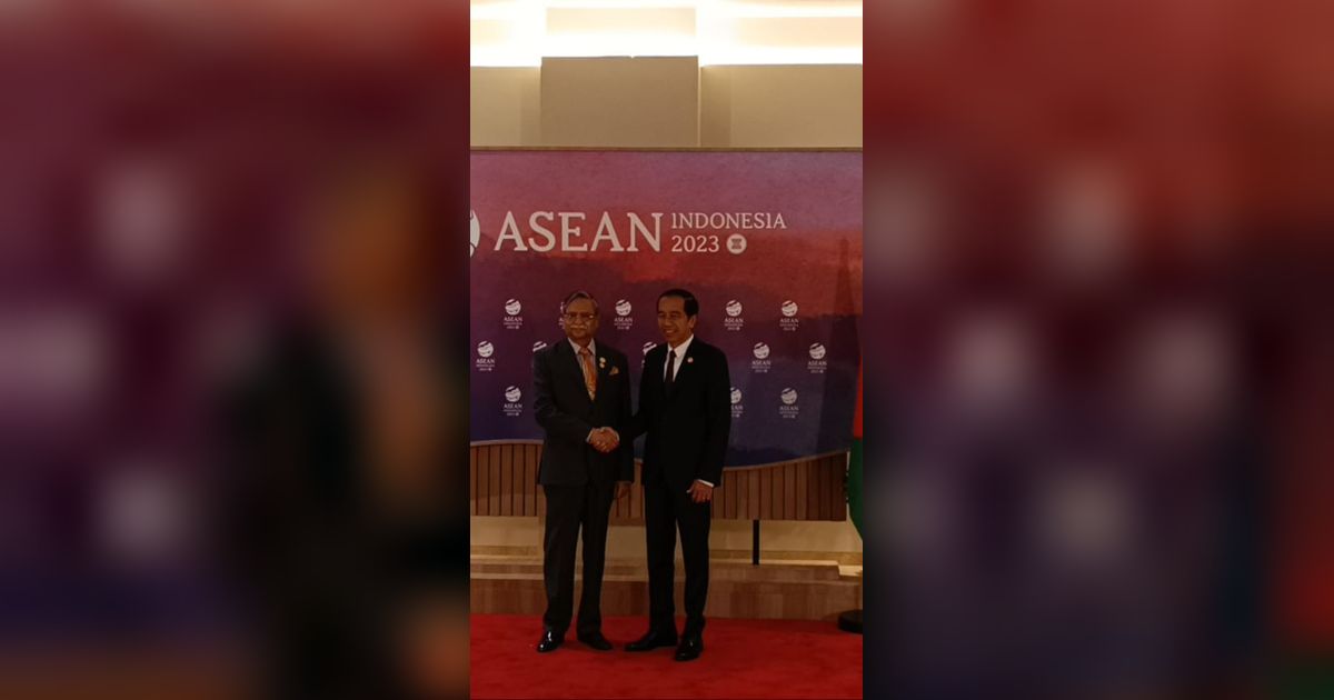 Momen Akrab Jokowi dan Presiden Bangladesh di Hari Kedua KTT ke-43 ASEAN