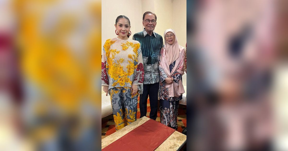 Penampilan Nagita Slavina Bertemu Perdana Menteri Malaysia Bikin Salfok, Netizen 'Vibesnya Seperti Ibu Negara'