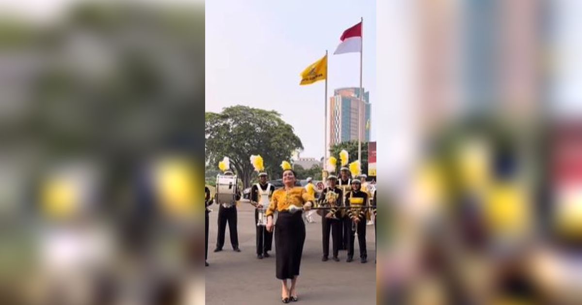 Momen Eks Model Cantik Istri Menteri Lihai Mainkan Tongkat Marching Band, Aksinya Ramai jadi Sorotan